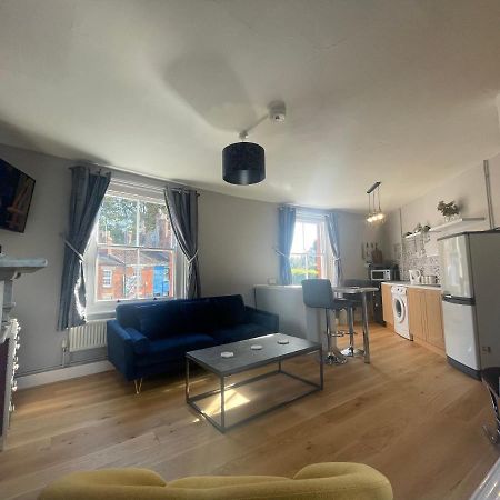 Brady'S Glastonbury Beautiful Pad Great Location! Экстерьер фото