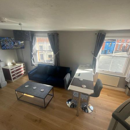 Brady'S Glastonbury Beautiful Pad Great Location! Экстерьер фото