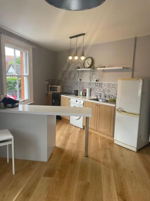 Brady'S Glastonbury Beautiful Pad Great Location! Экстерьер фото
