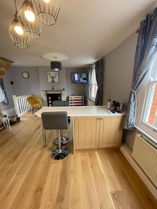 Brady'S Glastonbury Beautiful Pad Great Location! Экстерьер фото