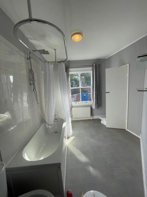 Brady'S Glastonbury Beautiful Pad Great Location! Экстерьер фото