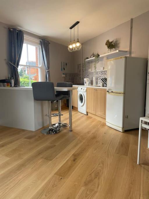 Brady'S Glastonbury Beautiful Pad Great Location! Экстерьер фото