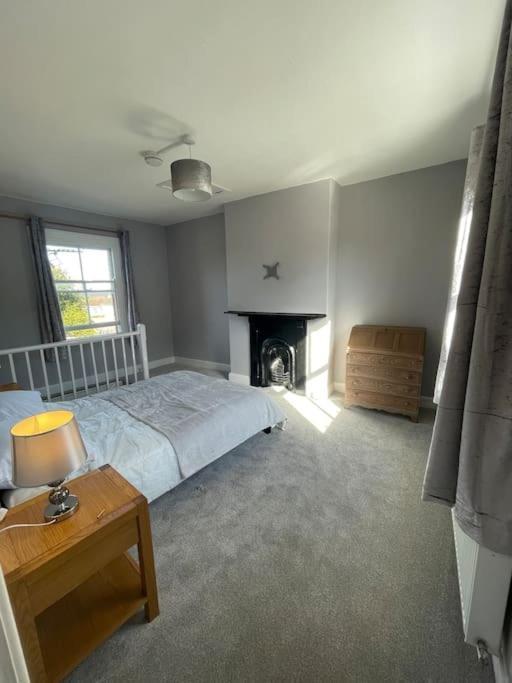 Brady'S Glastonbury Beautiful Pad Great Location! Экстерьер фото
