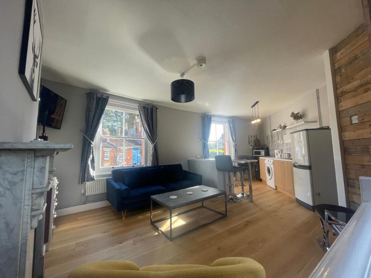 Brady'S Glastonbury Beautiful Pad Great Location! Экстерьер фото