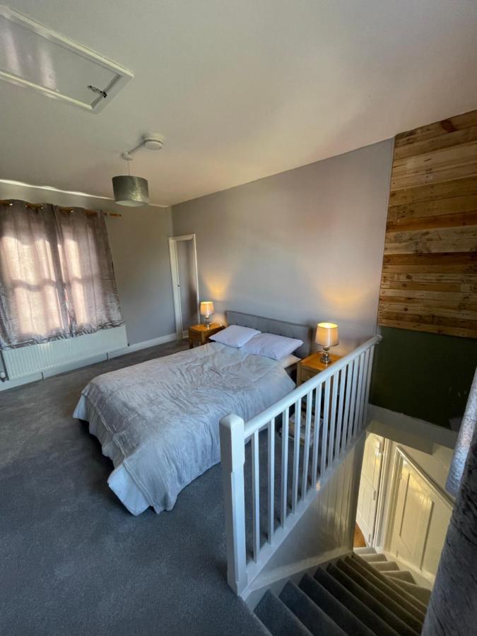 Brady'S Glastonbury Beautiful Pad Great Location! Экстерьер фото